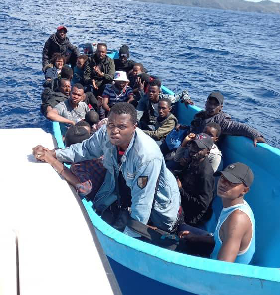 Les garde-côtes comoriens interceptent un kwassa en direction de Mayotte